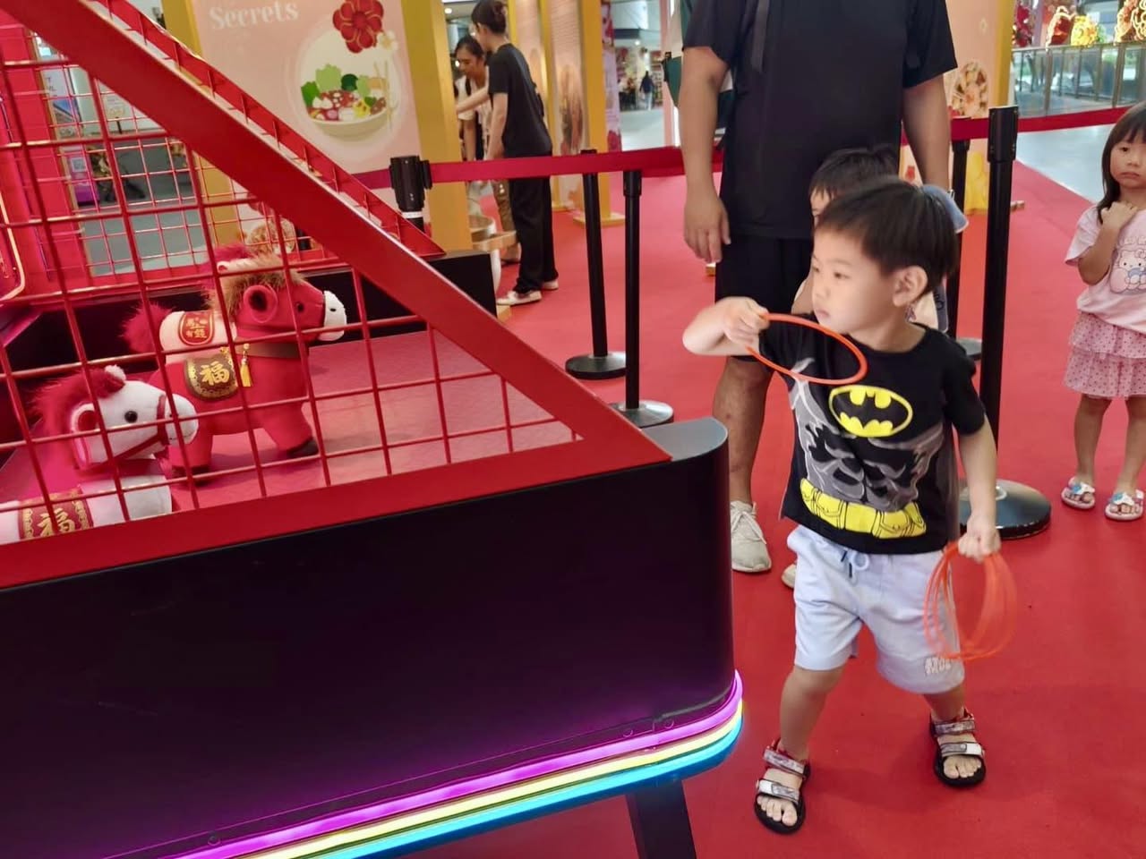 Artistic calligraphy and traditional fan painting