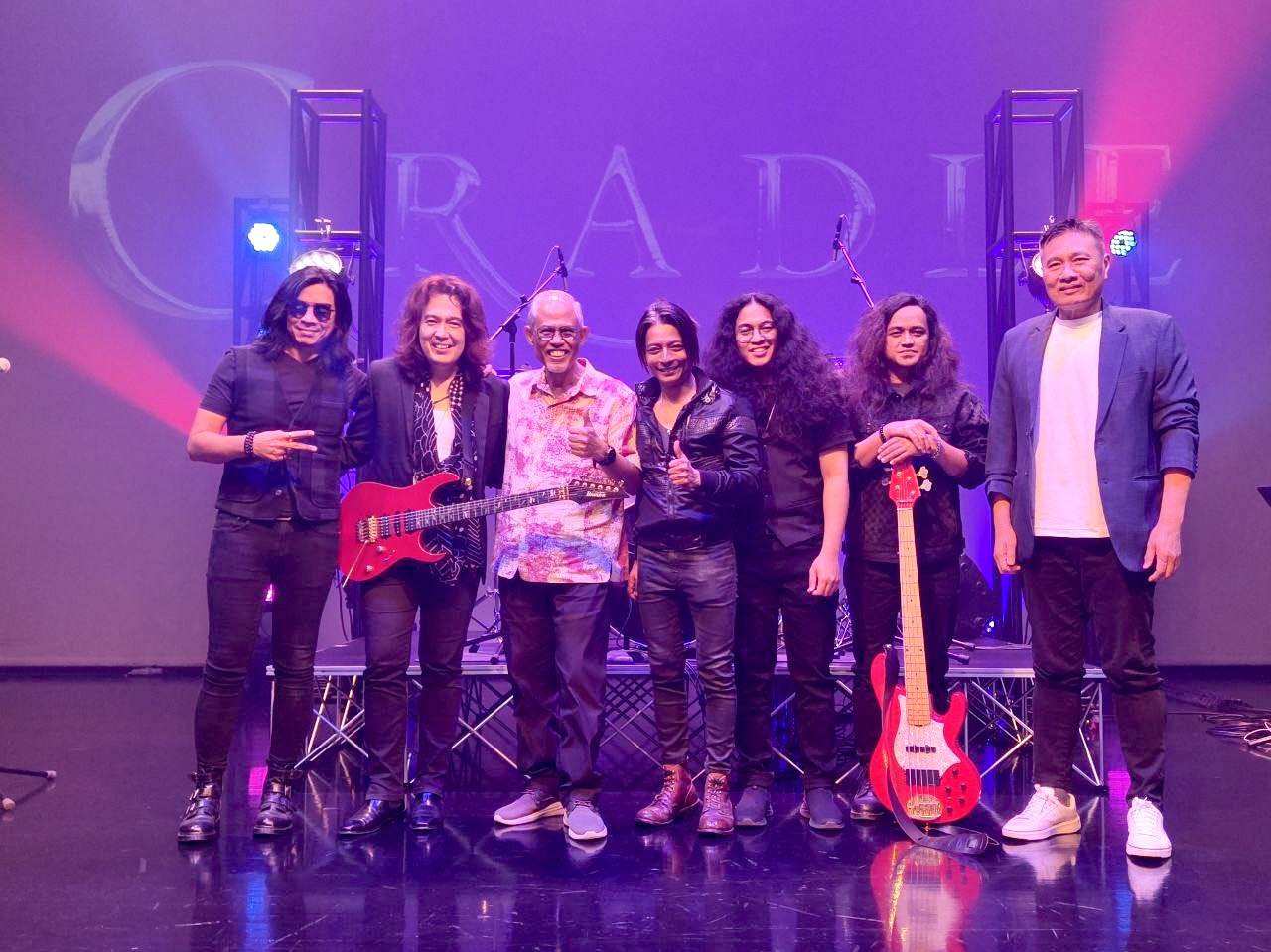 Lead singer Addy Rasidi performing for the crowd