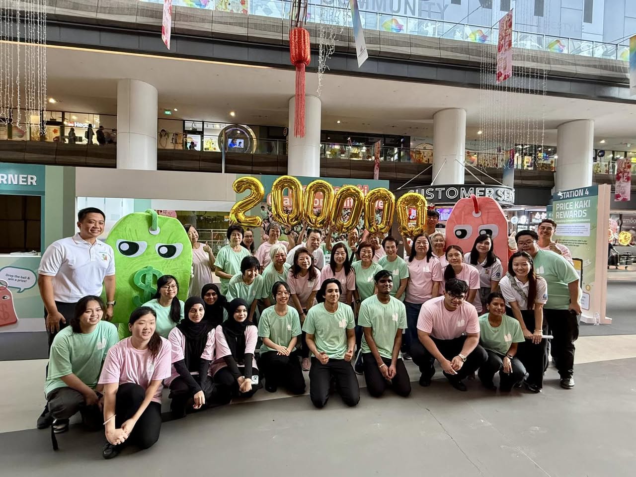 Price Kaki celebrating 200,000 downloads milestone