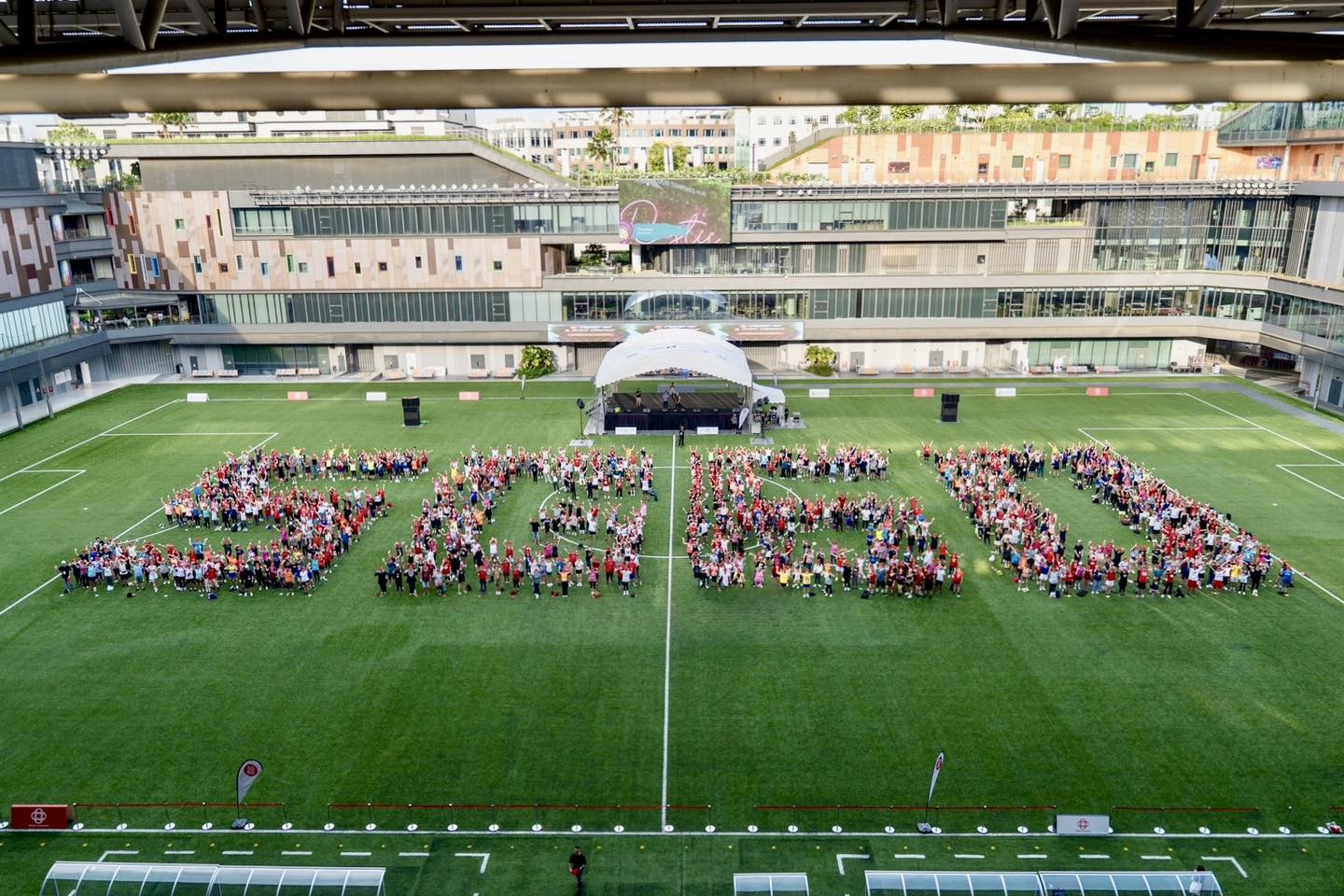 Advisors Dr. Charlene Chen and Mr. Desmond Choo supporting the community event