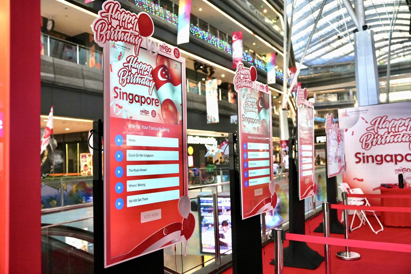 Visual celebrating Singapore's National Day and its iconic songs.